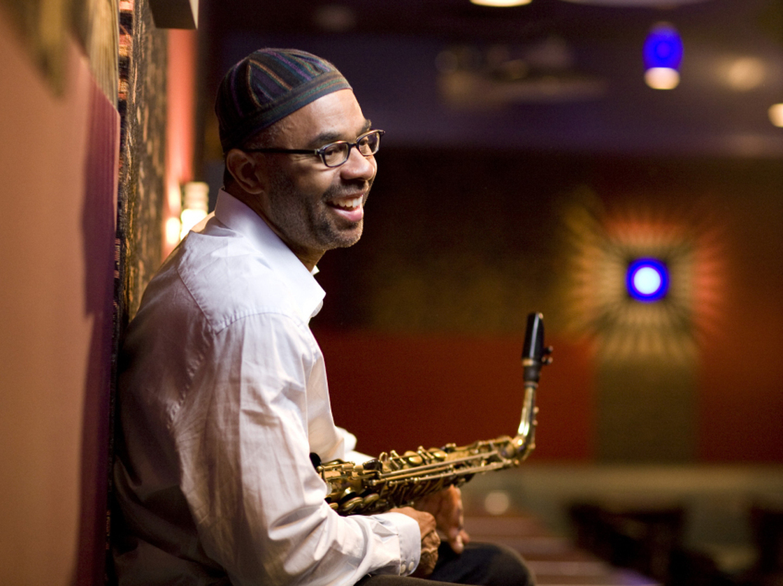 Kenny Garrett's "Welcome Earth Song" conjures the spirit of Pharoah Sanders — and a soul-stirring church service.