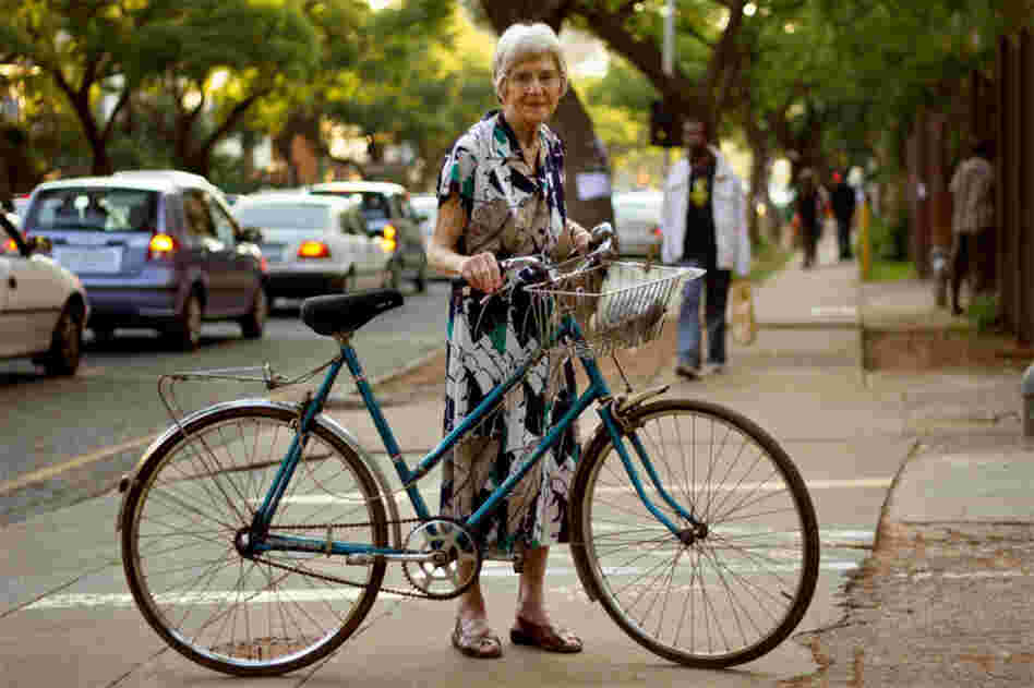 Stephanie Baker: "I'm limited to about a kilometer in view of my age, and I use it, well, certainly every other day. ... If I didn't have the bicycle, well, I'm not very good at walking, I'd be more or less in retirement. At least I can get around and see the beauty of the place, too. This bike suits me; it's quite old now and I'm 82 and three-quarters."