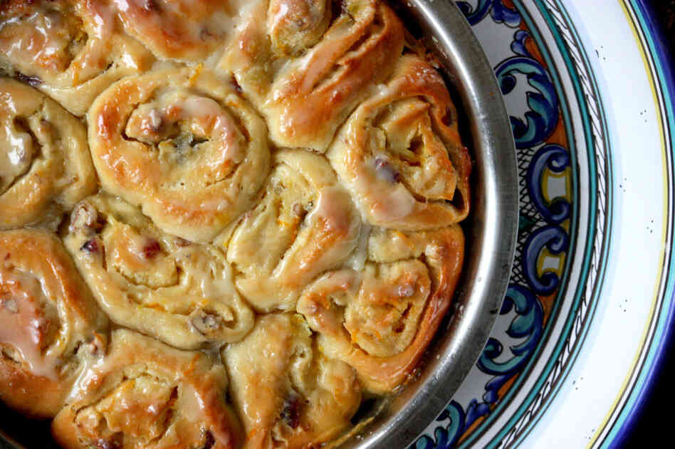 Cranberry Nut Breakfast Rolls