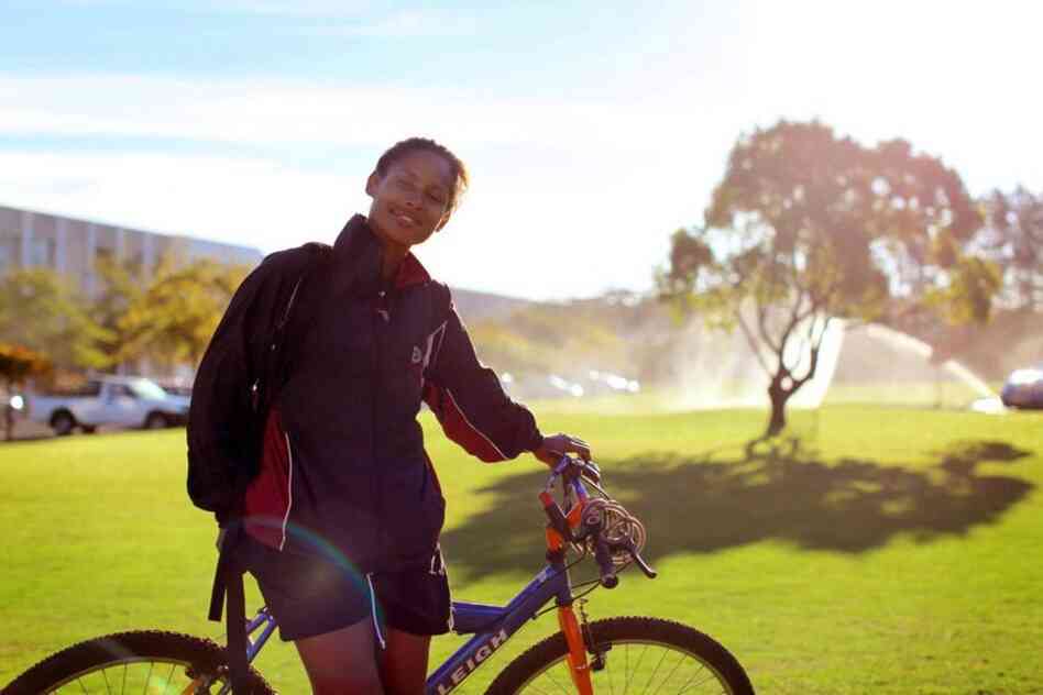Vidette Ryan: "I do prefer, even though I have a car, to go by bike. You don't have to look for parking or anything else, you just find a bike stand and tie your bike to it."