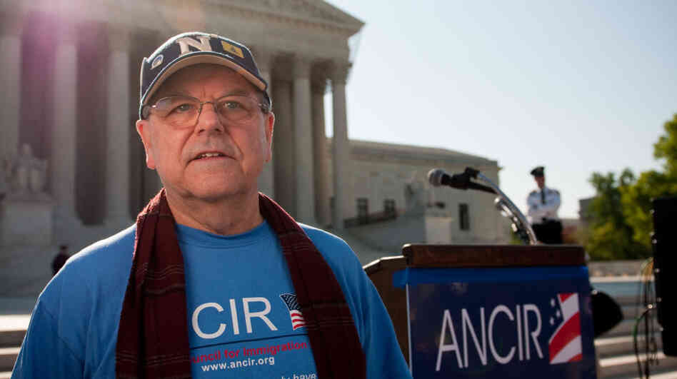 Michael McLaughlin, vice president of the American Council for Immigration Reform, demonstrates in support of SB 1070.