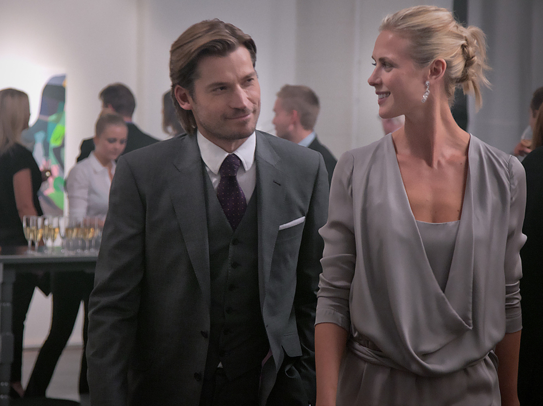 An art-patron client (Nikolaj Coster-Waldau) and Roger's gallery-owner wife (Synnove Macody Lund) get caught up in the explosive aftermath when a heist goes bad.
