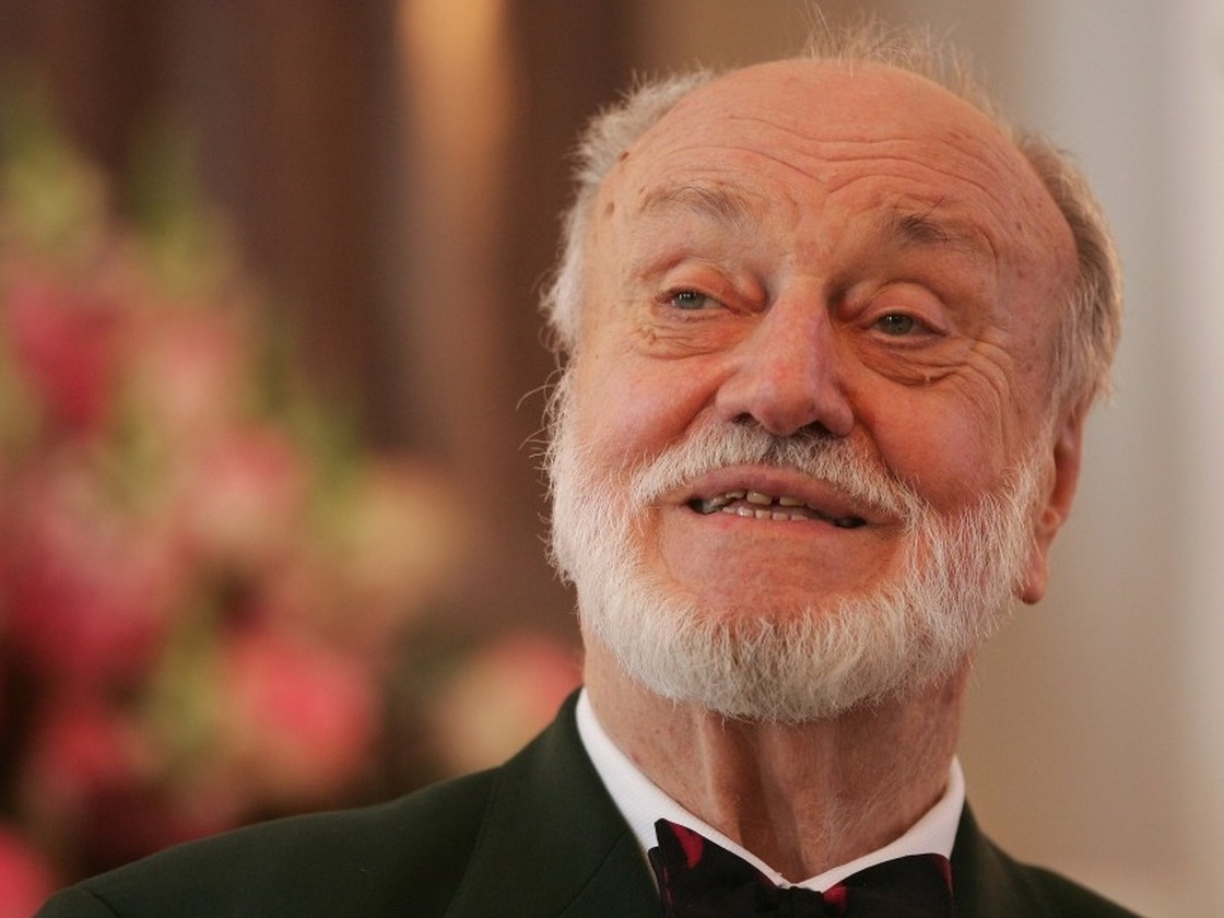 Conductor Kurt Masur in a 2007 file photo from Berlin.