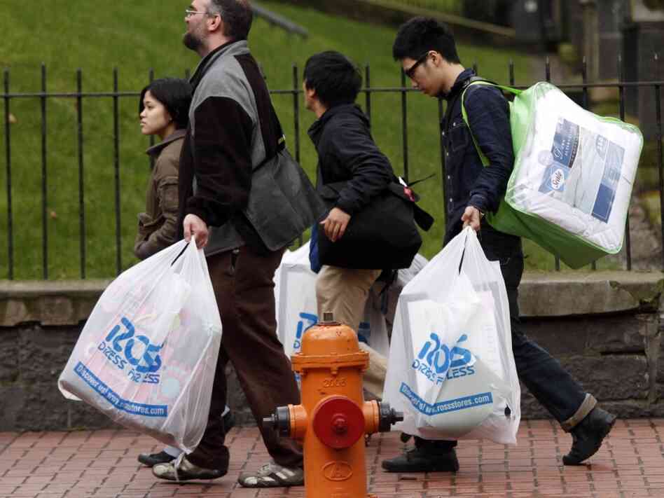Consumers spent more than expected in the first quarter of 2012, partly because they dipped into their savings, but businesses spent less. Consumers spent more than expected in the first quarter of 2012, partly because they dipped into their savings, but businesses spent less.