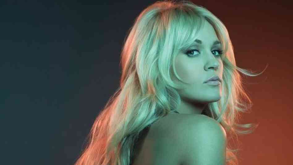Carrie Underwood's new album is Blown Away.