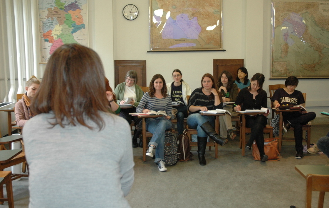 Wellesley College English professor Yoon Lee teaches a class on the rise of the novel.