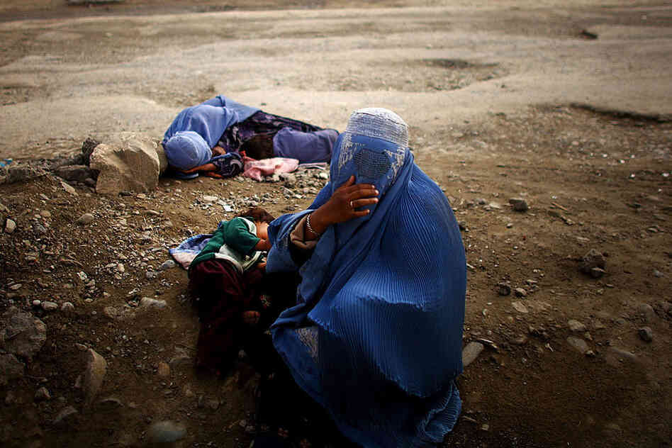 Begging on the Kabul-Jalalabad highway