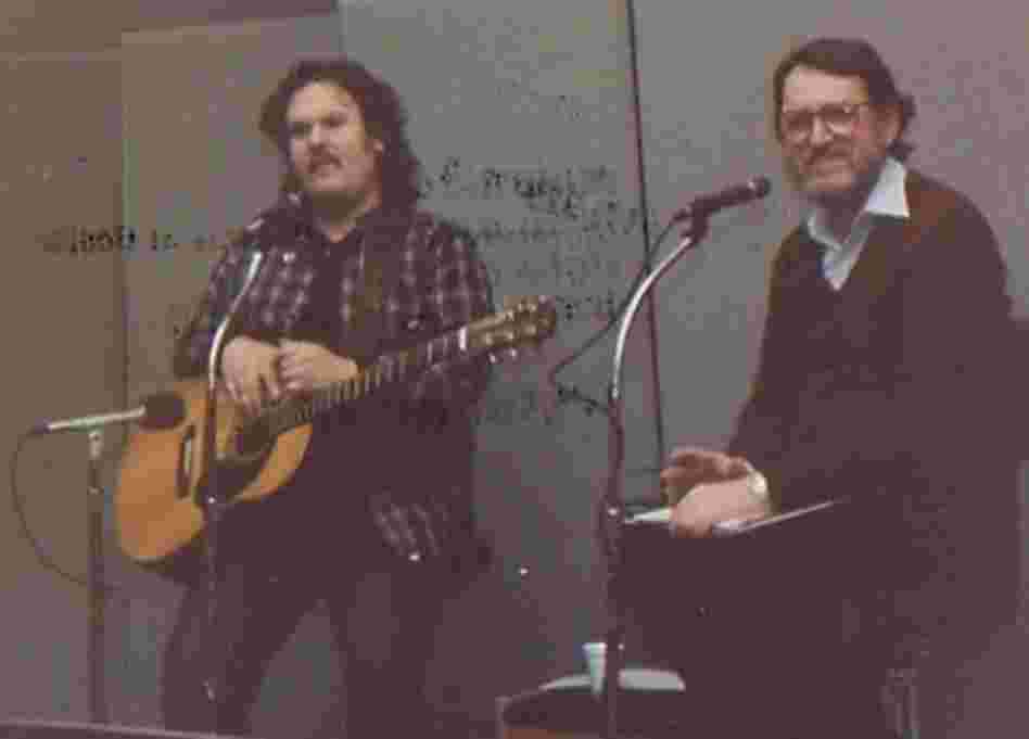 (l-r) Musician Scott Alarik with WUMB host Richard Reinert. (l-r) Musician Scott Alarik with WUMB host Richard Reinert.