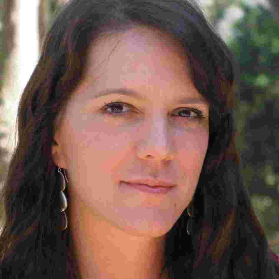 Zoe Ferraris moved to Saudi Arabia in the aftermath of the first Gulf War to live with her then-husband and his extended family of Saudi-Palestinian Bedouins. Zoe Ferraris moved to Saudi Arabia in the aftermath of the first Gulf War to live with her then-husband and his extended family of Saudi-Palestinian Bedouins.