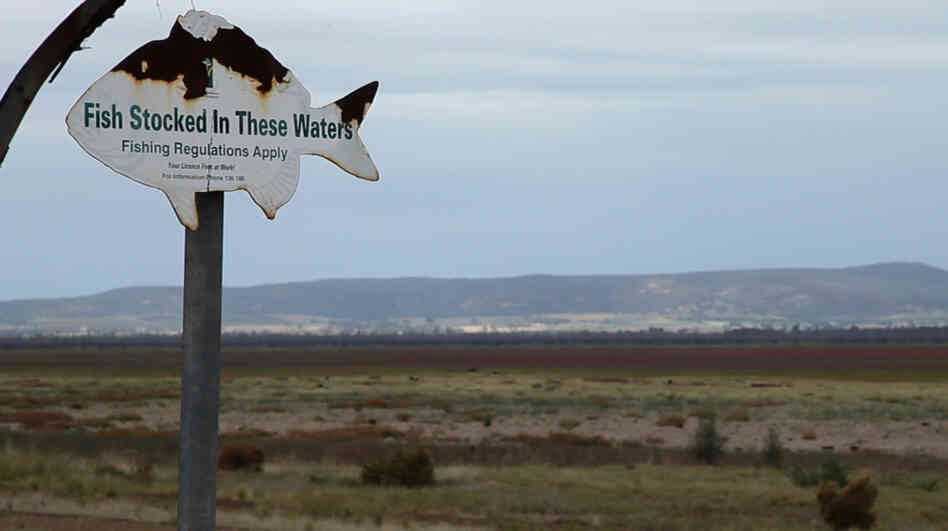 In building its case for the need to address flaws in current water management practices, the documentary Last Call at the Oasis shows the negative effects of such systems on communities, including this dry lake in Australia. In building its case for the need to address flaws in current water management practices, the documentary Last Call at the Oasis shows the negative effects of such systems on communities, including this dry lake in Australia.
