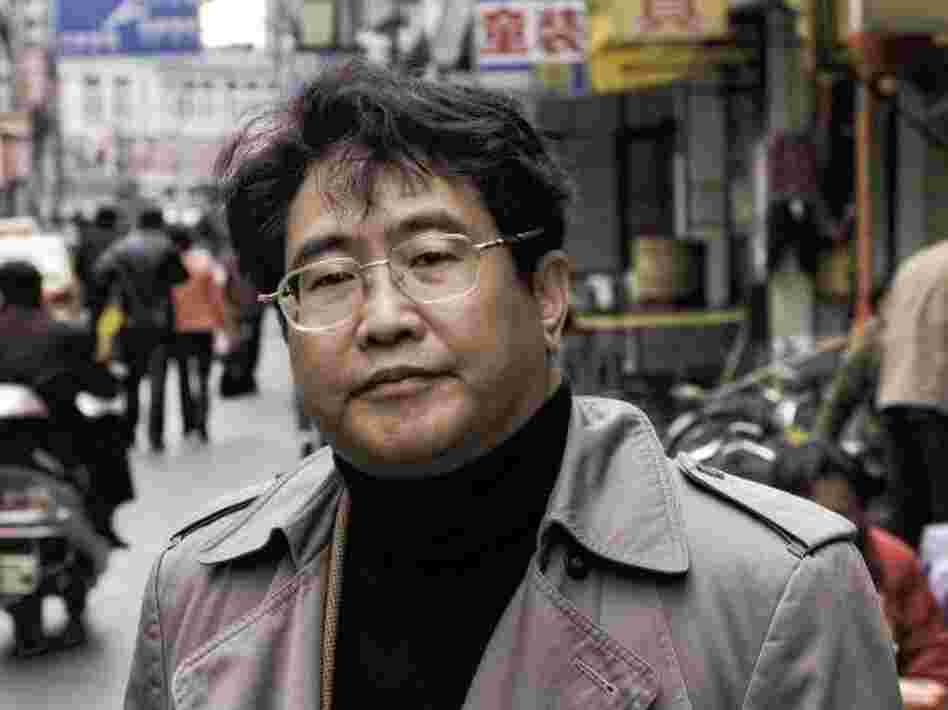 Poet and novelist Qiu Xiaolong was born and raised in Shanghai and now lives with his family in St. Louis, Mo.