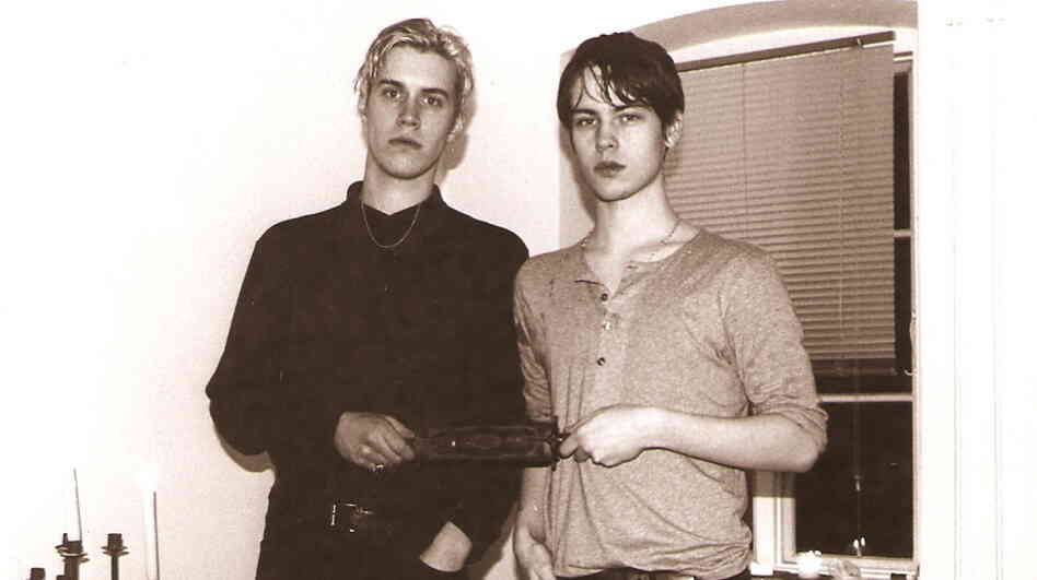 Loke Rahbek (left) and Elias Ronnenfelt of the newly (sort of) renamed Danish band VÅR.