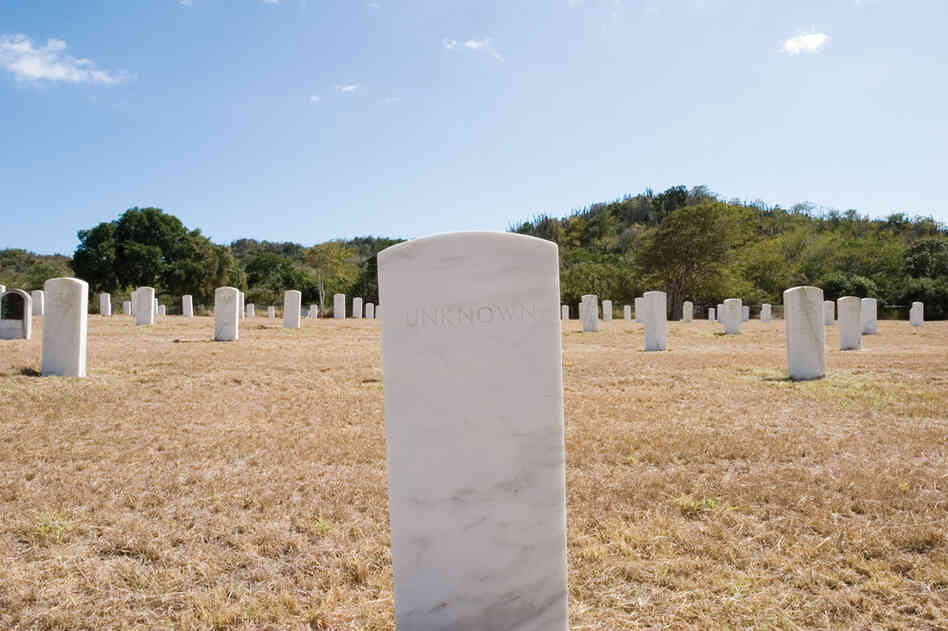 Cuzco Wells Cemetery, Naval Station, 2006