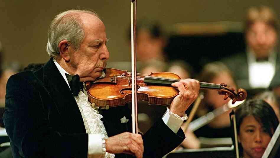 Roman Totenberg plays the violin solo for his 90th-birthday concert celebration onstage at Boston University's Tsai Performance Center.