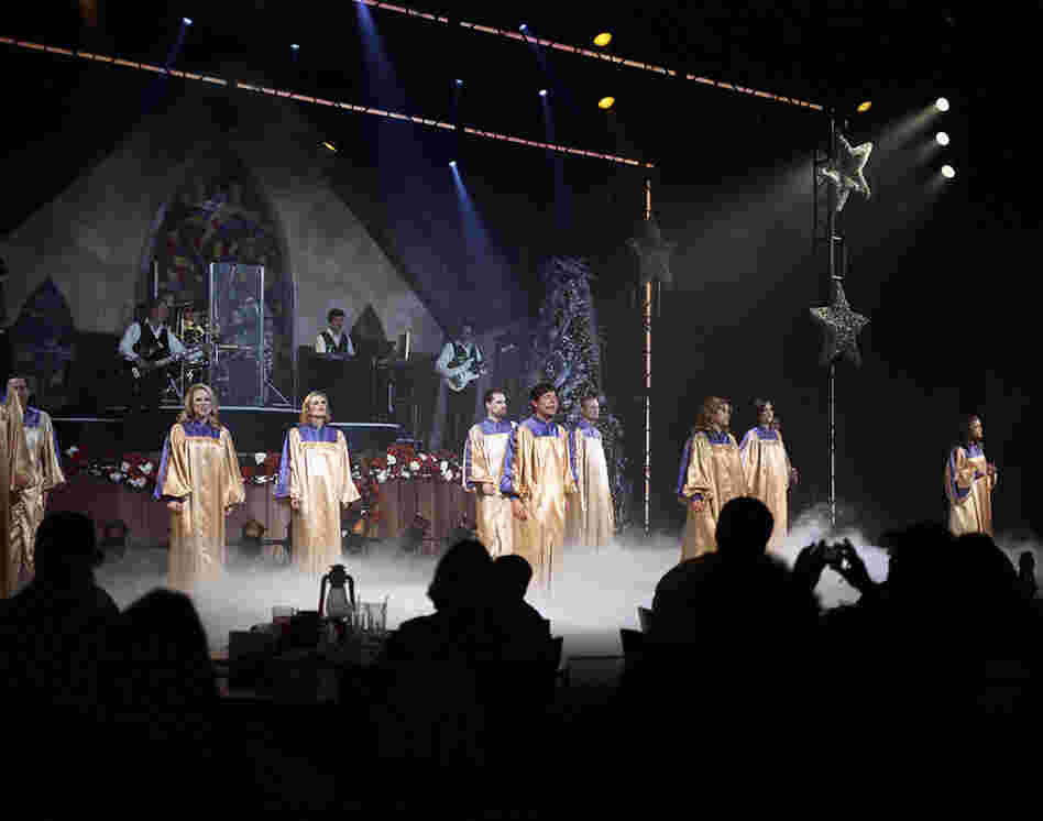 Pigeon Forge, Tenn., 2008. There are many lavish performances to see. This one was the Country Bear Jamboree. It has now been replaced by a Hatfield and McCoy's Theatre