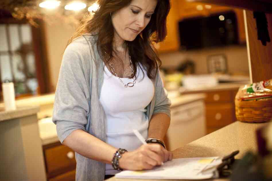 Kelley meticulously tracks her daughters' activities, her grandmother's medical appointments and her hospital work schedule.