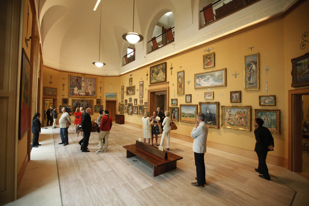 The lighting in the galleries of the new building (shown above) is a dramatic improvement over the lighting in the Merion building. But that's the biggest change; Barnes Foundation officials promised a Pennsylvania judge they would preserve the dimensions of the original galleries in the collection's new home.