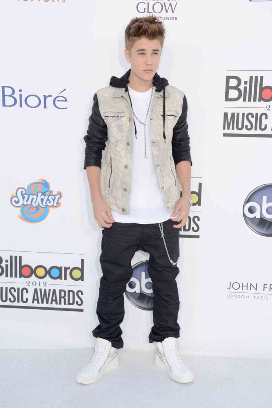 Singer Justin Bieber arrives at the 2012 Billboard Music Awards held Sunday night. Singer Justin Bieber arrives at the 2012 Billboard Music Awards held Sunday night.