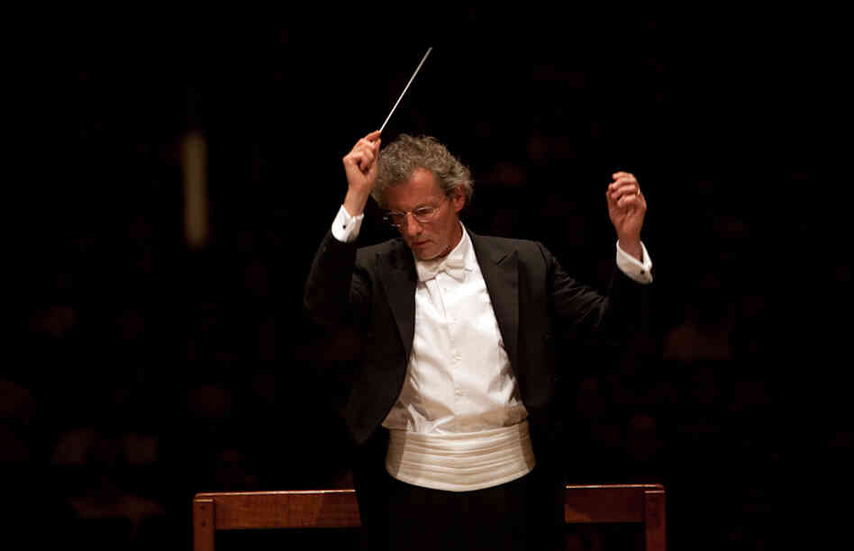 The evening concluded with a performance of Shostakovich's enigmatic Symphony No. 6. Written in 1939, it begins with a long, slow movement before racing off into two ebullient — and even frenzied — fast sections. 