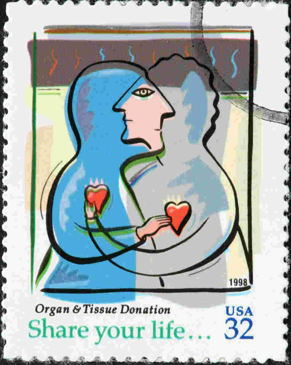 A U.S. postage stamp from 1998 promotes donations of organs and tissue for transplant. A U.S. postage stamp from 1998 promotes donations of organs and tissue for transplant.