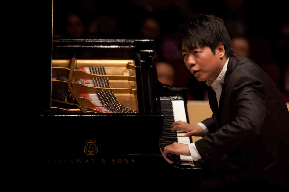Long famous for his flash and dazzle at the keyboard, pianist Lang Lang gave a surprisingly introspective concert of Bach, Schubert and Chopin at Carnegie Hall on May 29, 2012.