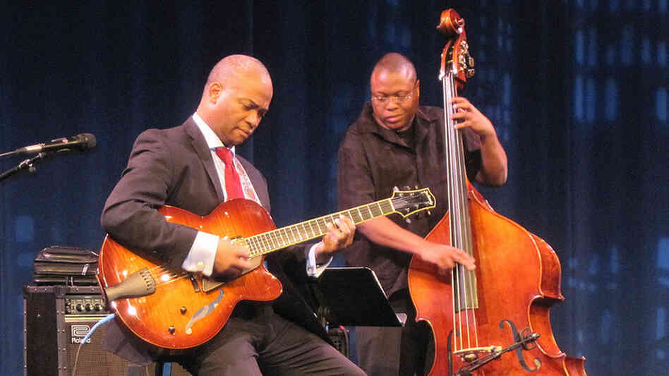 Russell Malone (left) and Tassili Bond perform at the Kennedy Center.