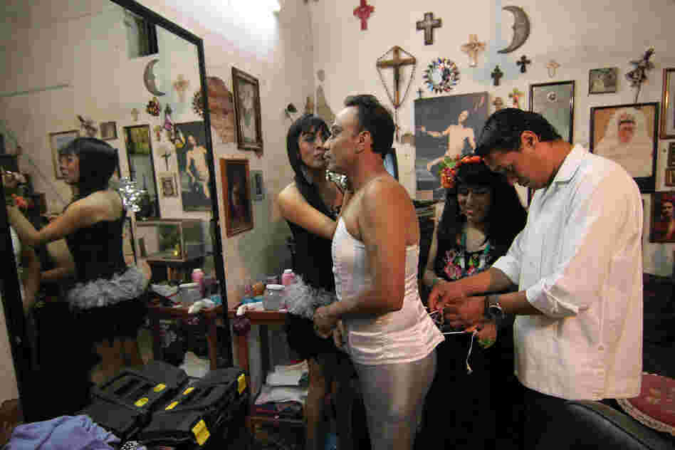 This photo series by Neil Rivas documents the journey of artist Alex Hernandez as he participates in "Vela de las Intrepidas" — or "Vigil of the Intrepids" — a festival celebrating the "muxe" culture.