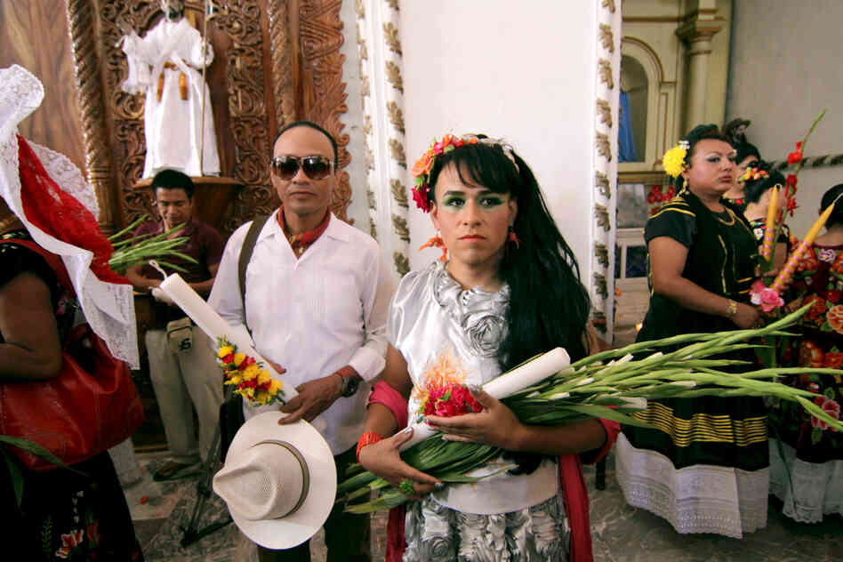 This photo series by Neil Rivas documents the journey of artist Alex Hernandez as he participates in "Vela de las Intrepidas" — or "Vigil of the Intrepids" — a festival celebrating the "muxe" culture.