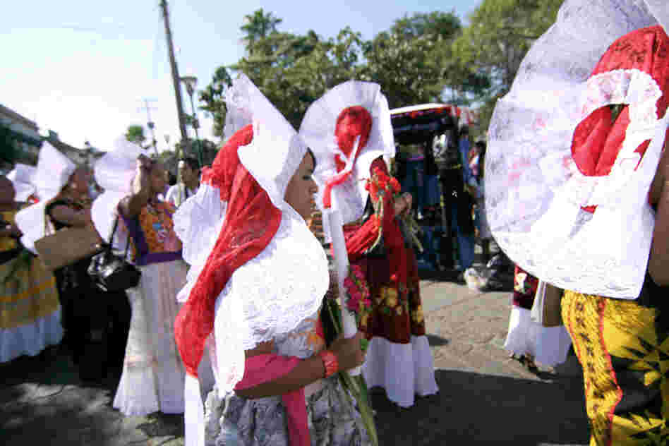 This photo series by Neil Rivas documents the journey of artist Alex Hernandez as he participates in "Vela de las Intrepidas" — or "Vigil of the Intrepids" — a festival celebrating the "muxe" culture.