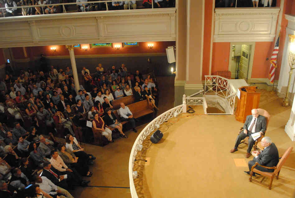 The sold-out interview was held at the 6th & I Historic Synagogue in Washington, D.C. The sold-out interview was held at the 6th & I Historic Synagogue in Washington, D.C.