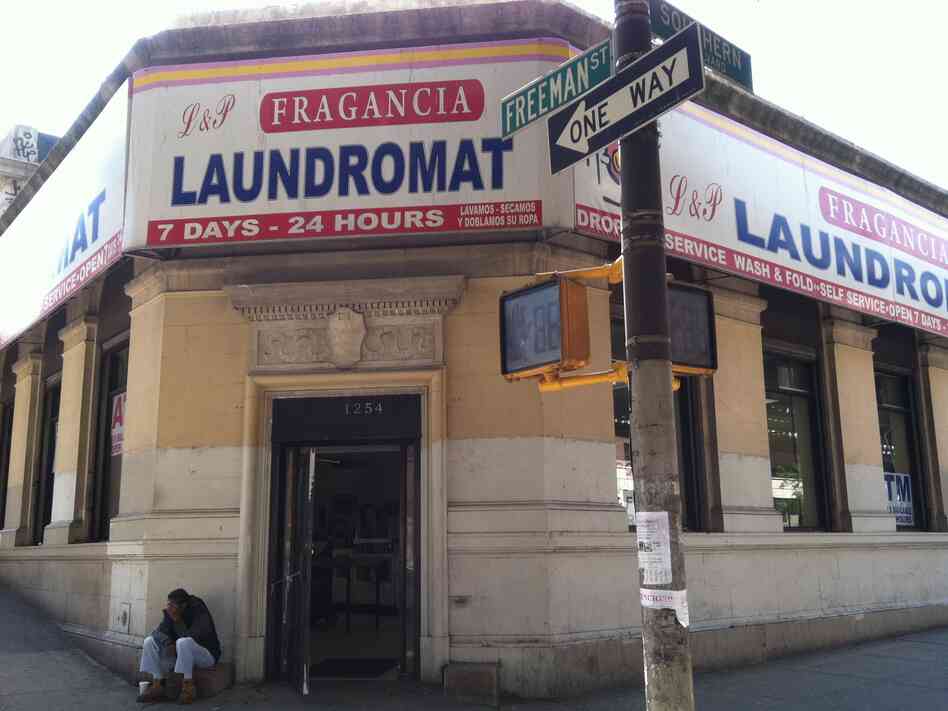 Before it was a laundromat, this building housed the Bronx branch of the Bank of the United States. One the first bank runs of the Great Depression happened here in 1930. Before it was a laundromat, this building housed the Bronx branch of the Bank of the United States. One the first bank runs of the Great Depression happened here in 1930.
