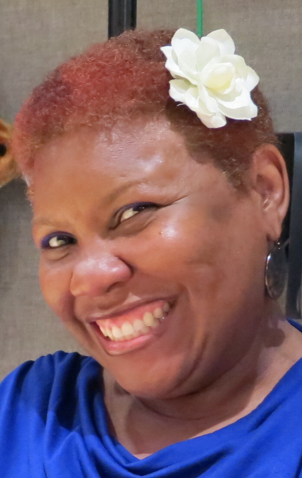 A couple of weeks after this latest chop, I experimented with a Billie Holiday look.