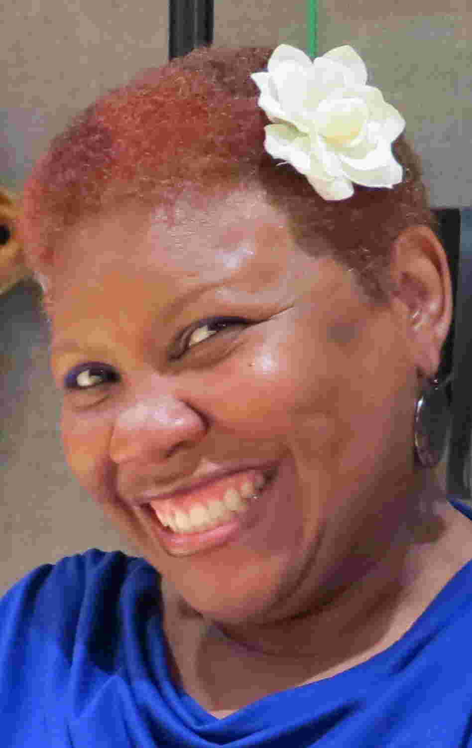 A couple of weeks after this latest chop, I experimented with a Billie Holiday look.