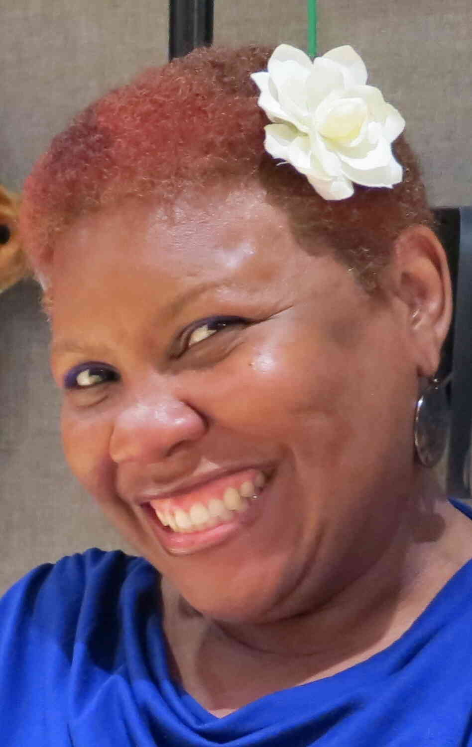 A couple of weeks after this latest chop, I experimented with a Billie Holiday look.