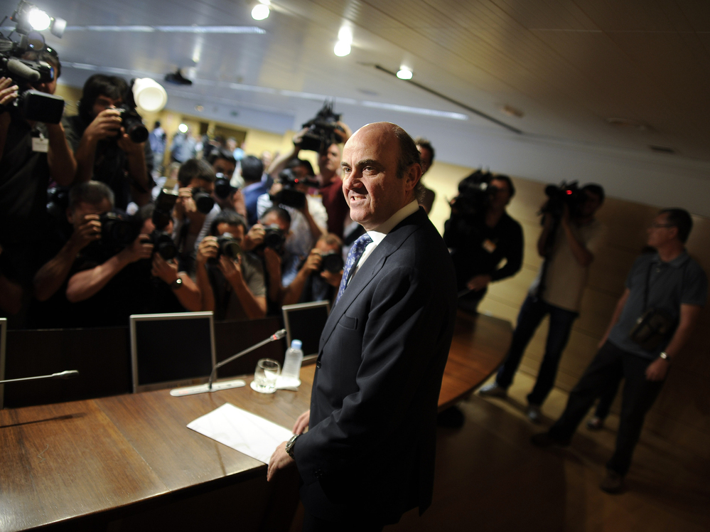 "The Spanish government states its intention to request European financing for the recapitalization of banks that need it," Spanish Economy Minister Luis de Guindos said at a press conference on Saturday.