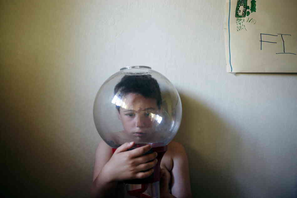 Photos from the series Echolilia