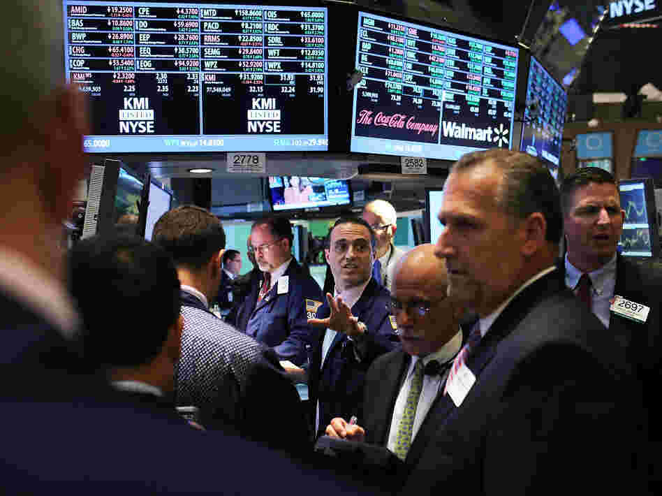 Obama administration officials pointed to the 56 percent rise in the Dow Jones Industrial Average since January 2009, and rising 401(k) values as evidence that the personal balance sheets of many Americans have improved during his presidency.