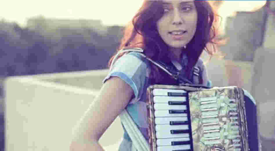 Egyptian singer/songwriter Youssra El Hawary.