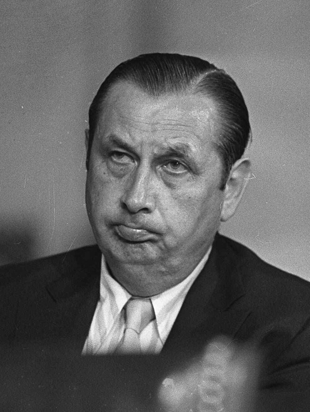 Anthony Ulasewicz, shown here in 1973, acknowledged that he delivered more than $200,000 in hush money to the Watergate burglars.