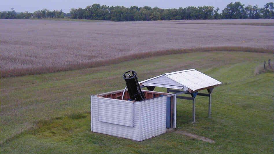 Gary Hug built what he calls the Sandlot Observatory, with its 22-inch reflector telescope, behind his house near Topeka, Kan. Gary Hug built what he calls the Sandlot Observatory, with its 22-inch reflector telescope, behind his house near Topeka, Kan.