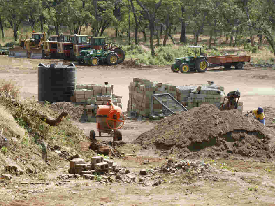 Rei do Agro is currently building its headquarters, machine shop and housing for its senior staff members, who currently live in thatched huts on-site.