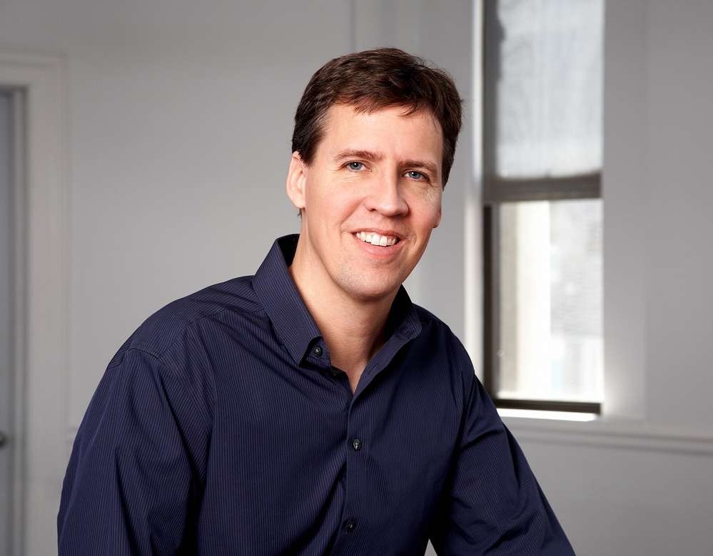 Jeff Kinney is an author, cartoonist and game designer. He lives in southern Massachusetts and has two sons.