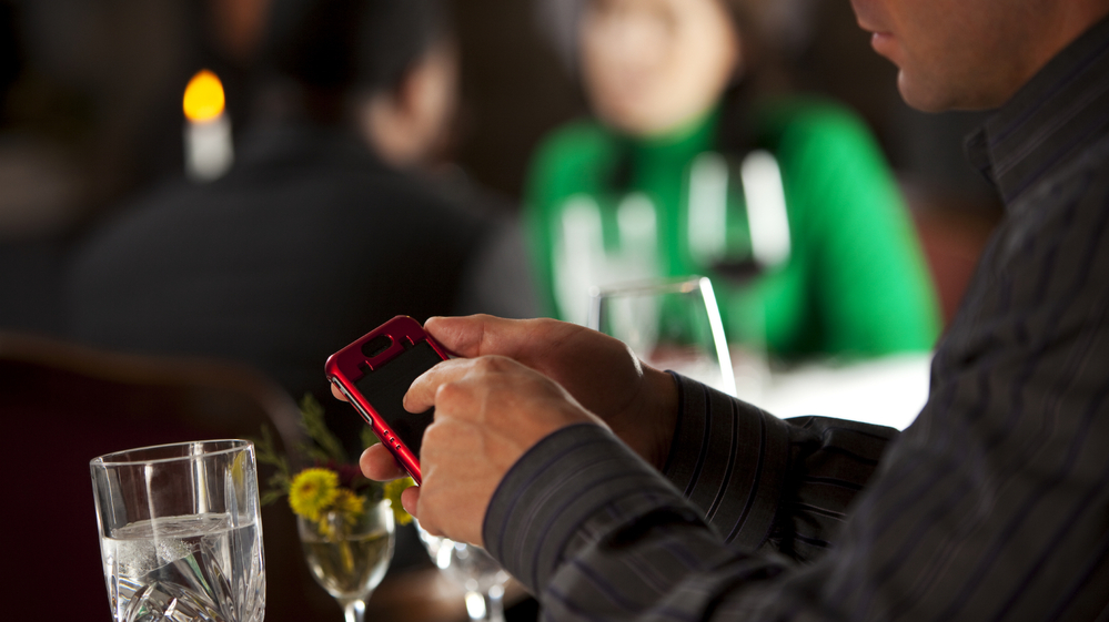 Nearly everyone has a smartphone or tablet these days, but what should you do when it comes time to sit down for dinner?
