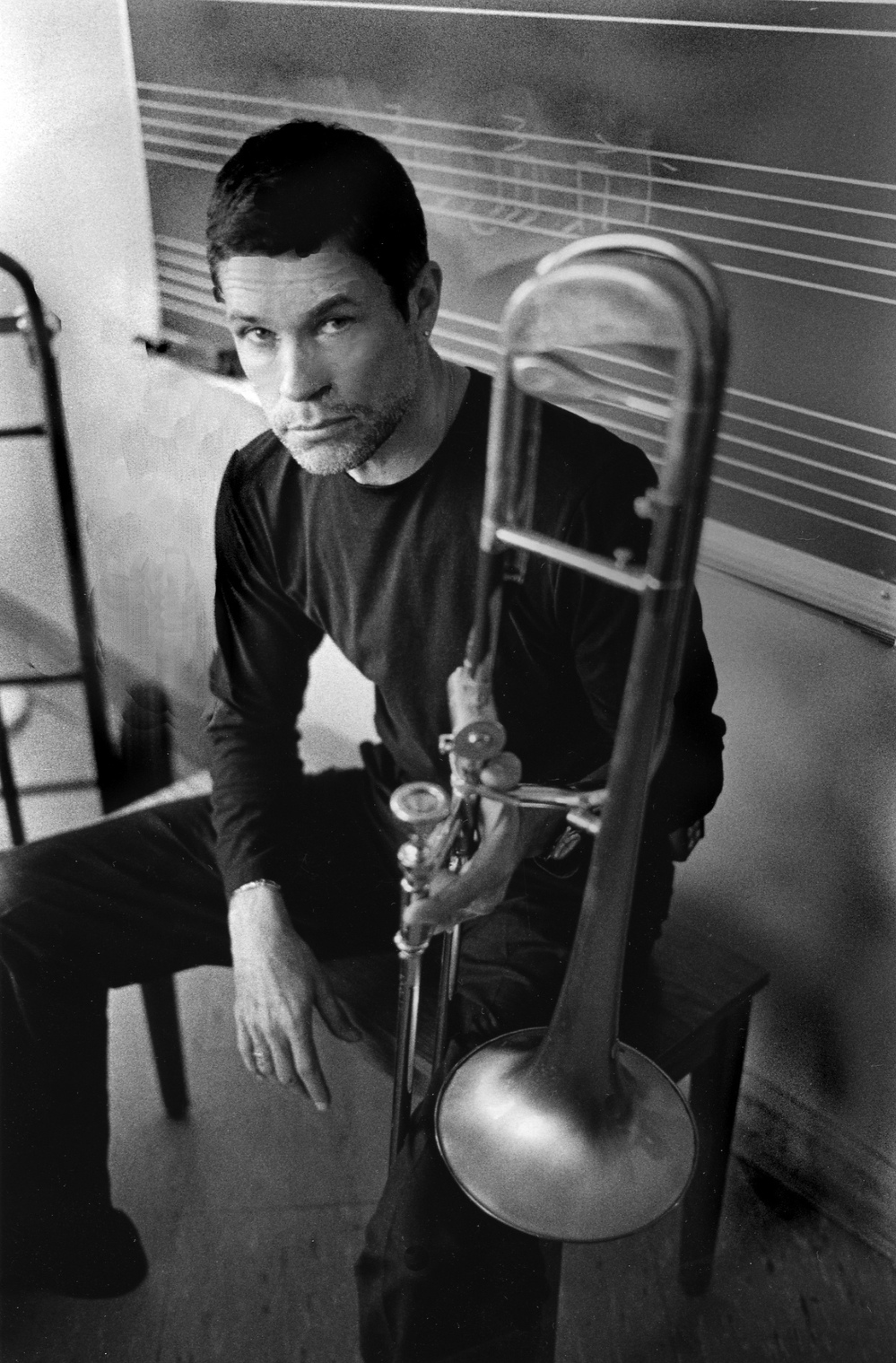 It's tricky making a little band sound big on Sweet Chicago Suite, but trombonist Ray Anderson knows his tricks.