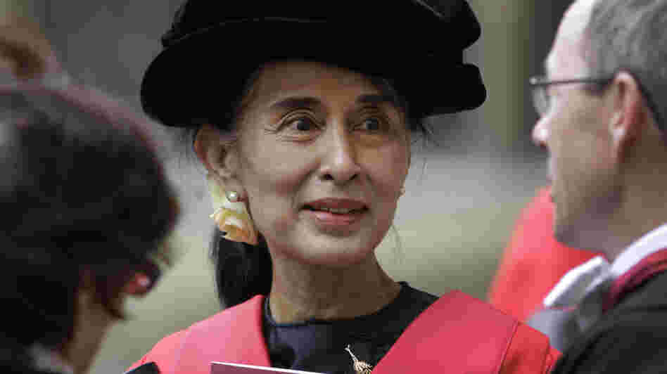 Aung San Suu Kyi finally received her honorary degree from Oxford University after it was initially awarded in 1993. In her speech, Suu Kyi praised Oxford for helping her see humankind at its best during her long years under house arrest in Myanmar.