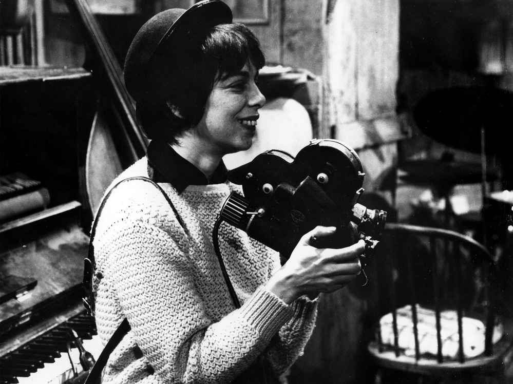 Shirley Clarke, the director of The Connection, had strong ties to New York's independent film scene. She lent John Cassavetes equipment for his first film.