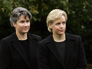 Mary Cheney (right), the openly gay daughter of former Vice President Dick Cheney, stands with Heather Poe during a memorial observance at the White House in 2006. Cheney married Poe in Washington, D.C., on Friday. Mary Cheney (right), the openly gay daughter of former Vice President Dick Cheney, stands with Heather Poe during a memorial observance at the White House in 2006. Cheney married Poe in Washington, D.C., on Friday.