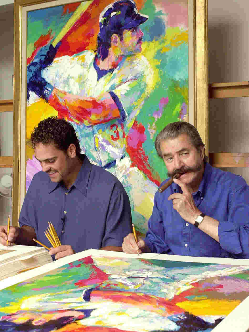 Artist LeRoy Neiman, who died last week at 91, signs serigraphs of baseball's Mike Piazza (left) in 2000.
