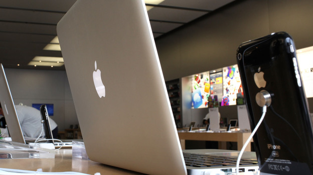 Using a Mac may mean you'll see some pricier options when booking online. (Getty Images)