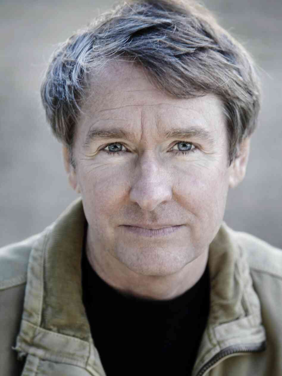 Billy Lynn's Long Halftime Walk is the first novel by Ben Fountain, whose earlier work includes the short story collection Brief Interviews With Che Guevara.